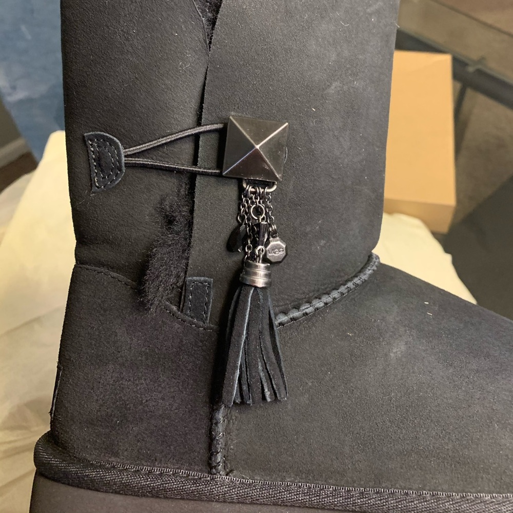 UGG LILOU BOOT